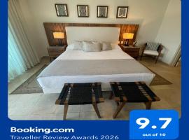 Beachfront 2 bedroom Condo in Playa Royale Resort, Nuevo Vallarta，位于新巴利亚塔的酒店