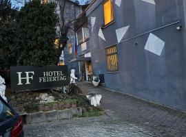 Hotel Feiertag，位于普福尔茨海姆的酒店