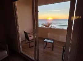 Dmytri's Original La Fonda Restaurant & Hotel