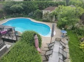 Villa proche de Montréal - Piscine - 4 ch - 9 pers