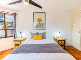 Casa Hidalgo Hideaway，位于查帕拉的酒店