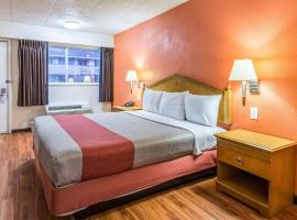 格罗夫城第六汽车旅馆，位于格罗夫城的酒店