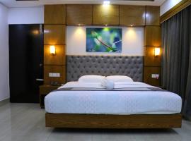 Sky Lawn Hotel, Restaurant & Conference Center，位于Rangpur的酒店