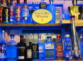 The Vale Hotel，位于克里克莱德的酒店