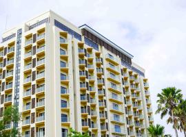 Puerto de San Juan Beach Resort Hotel and Residences，位于圣胡安的酒店