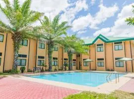 甲万那端温德姆麦克罗特酒店