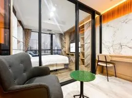 The smith 1BR strategic luxury,pool,gym,wifi by Ls