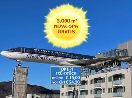 NOVAPARK Flugzeughotel Graz，位于格拉茨的带热水浴缸的酒店