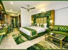 SEA VIEW from roof Hotel samriddhi #YOGARJUN Palace - Near Light House Sea Beach and Shree Jagarnath Temple , Free Wi-Fi And Luxury Rooms with BALCONY , Restrurent , Best Hotel IN Puri