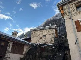 Riverside Room Angelica House on the rock