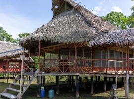 CAMUNGO jungle Lodge in indigenous community ALL INCLUSIVE，位于Puerto Franco的自助式住宿