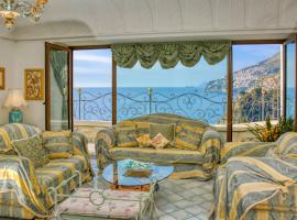 艾尔伯格拉孔卡阿祖拉酒店，位于康加德马里尼的酒店