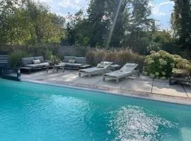 Villa familiale avec piscine chauffée et chiens admis