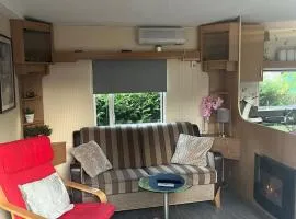 Chalet Inn de natuur van Drenthe, Inclusief Airco en Fietsen!
