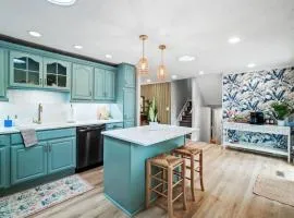 Pool - Hot Tub - Game Room - Remodeled - Sleeps 10