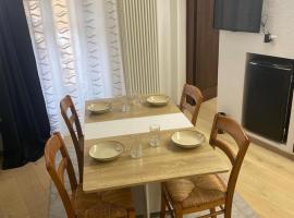 La Casa dei Nuovi Mondagli，位于萨卢佐的酒店
