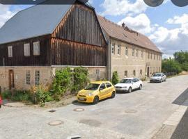 Michas FeWo，位于包岑的酒店