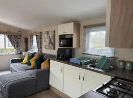 Andreas Riverside Retreat at 7 Lakes Country Park