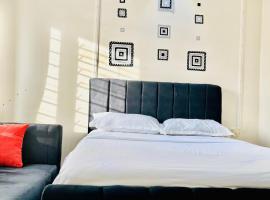 B&S Studio apartment 1 , Voi Town，位于Voi的酒店