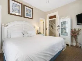 Dreams2Reality | Historic Branson Hotel - Quiet Quilt Room - Downtown