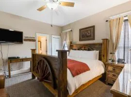 Dreams2Reality | Historic Branson Hotel - Horseshoe Room - Downtown