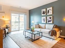 Landing Beautiful 2BD Gym Clubhouse