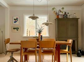 Cosy House Surrounded By Nature，位于Diö的酒店