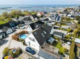 Havsnära Poolvilla Med Medelhavskänsla