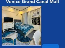 Cozy Corner Haven near Venice Grand Canal Mall