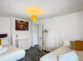 Sleeps 6 2Bed Home Bottesford Village Amaya Thirteen