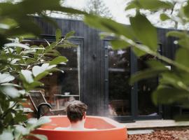 Tiny House MIYO - Welness in the woods with Spa Garden Tub，位于宁斯佩特的酒店