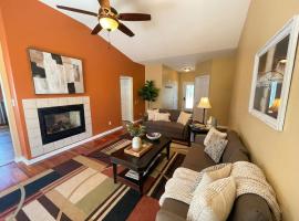 Charming Ranch Retreat in Bear Delaware，位于Bear的酒店