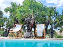 Coral Villa - Beachfront Villa with Private Pool by Karula，位于伊尼扬巴内的带停车场的酒店