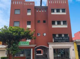 Mesón Real Hotel & Suites，位于San Roque的酒店