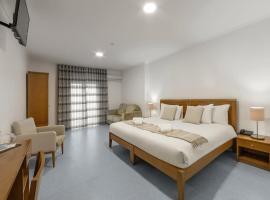 Hotel Pinhal Mar，位于佩尼契的酒店