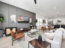 OakHaven- Centrally located, near downtown and TMC - Sleeps 10 - 3br3ba