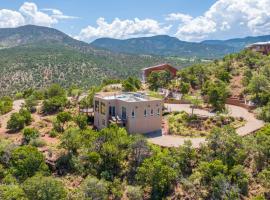 Epic Mountain Views 4BR Near Cloudcroft & White Sands，位于High Rolls的酒店