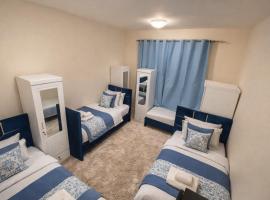 ALEX Hostel H101 - Bed in a shared room with other guest，位于沙迦的酒店