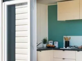 Mobil-home 2 personnes avec terrasse - API-1-52-1406