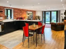 Carreg Gwenlais Barn