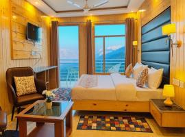 Hotel Lily Woods, Mussoorie - A beautiful lavish & luxury hotel with mountain view managed by lily，位于穆索里的酒店