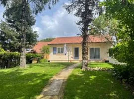 La Dinière - Calme - Jardin - 15mn du Futuroscope