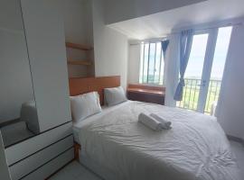 Apartment Tokyo Riverside PIK 2 Calvinirma，位于Gedong的酒店