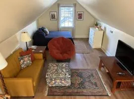 Cozy Nest Near The River