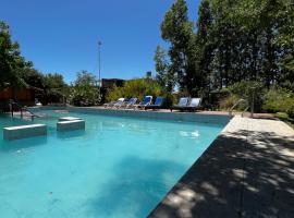 ROCAS VIVAS Complejo Turístico，位于Pareditas的酒店