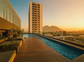 Apartment with pool on Paseo Santa Lucia