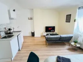 Studio Maluna 2 Étage -Proche Centre & Gare -WiFi