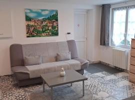 Studio calme & confortable et borne recharge VE，位于Marcilly-sur-Tille的酒店