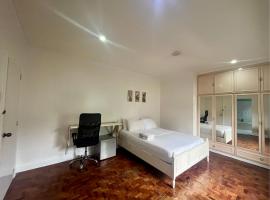 Layover Guesthouse，位于马尼拉的酒店