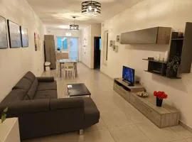 Boutique Ivy Rose 2-Bed Home, Heart of Marsaxlokk